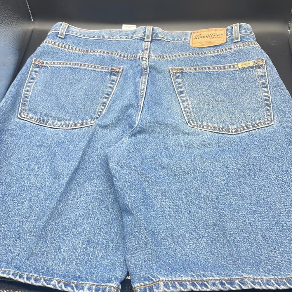 Vintage Signature by Levi Strauss Loose Fit Denim Jean Shorts - Picture 2 of 8